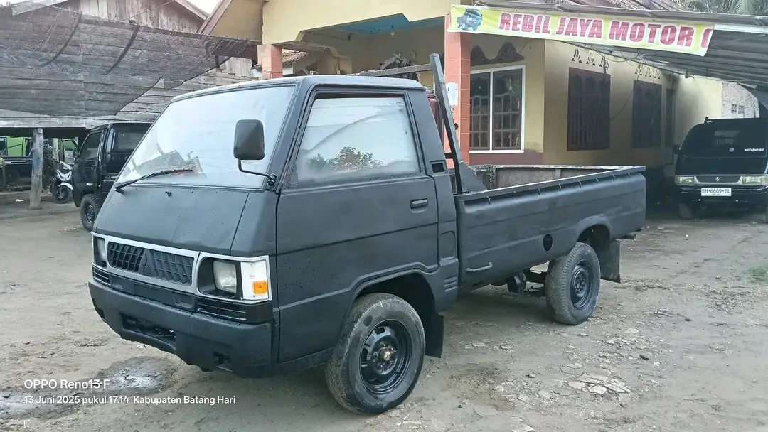 Mitsubishi-L300-Solar-tahun-1988