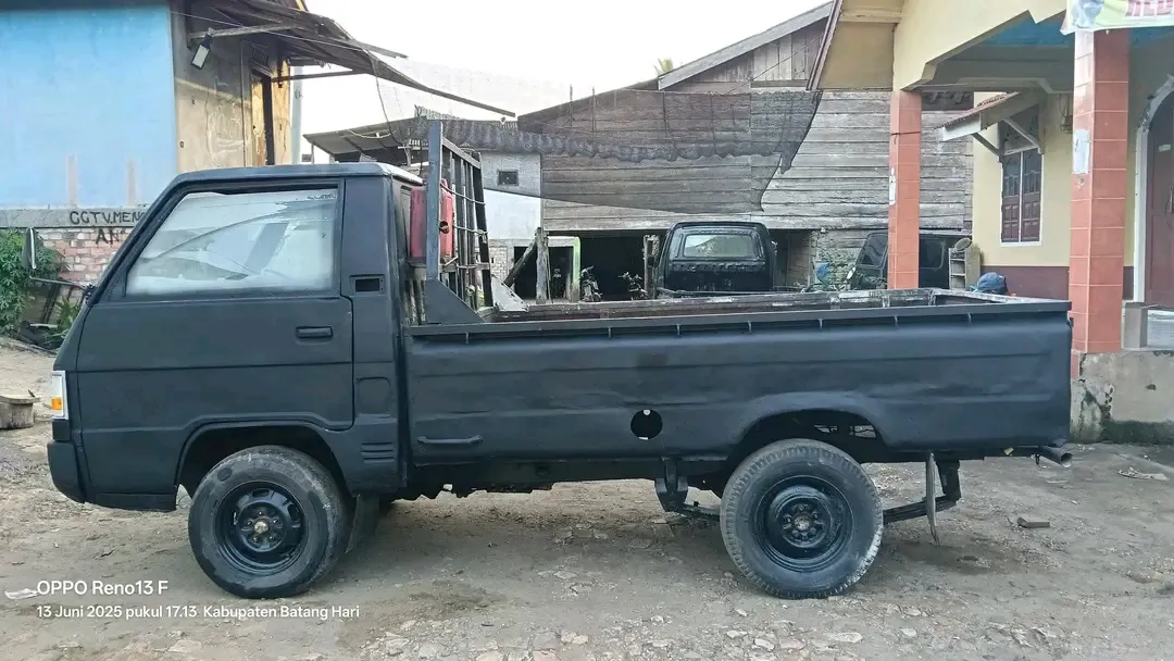Mitsubishi L300 Solar tahun 1988