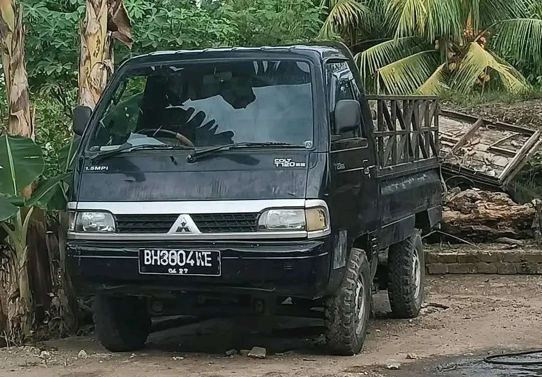 Mobil-pick-up-Tahun-2012