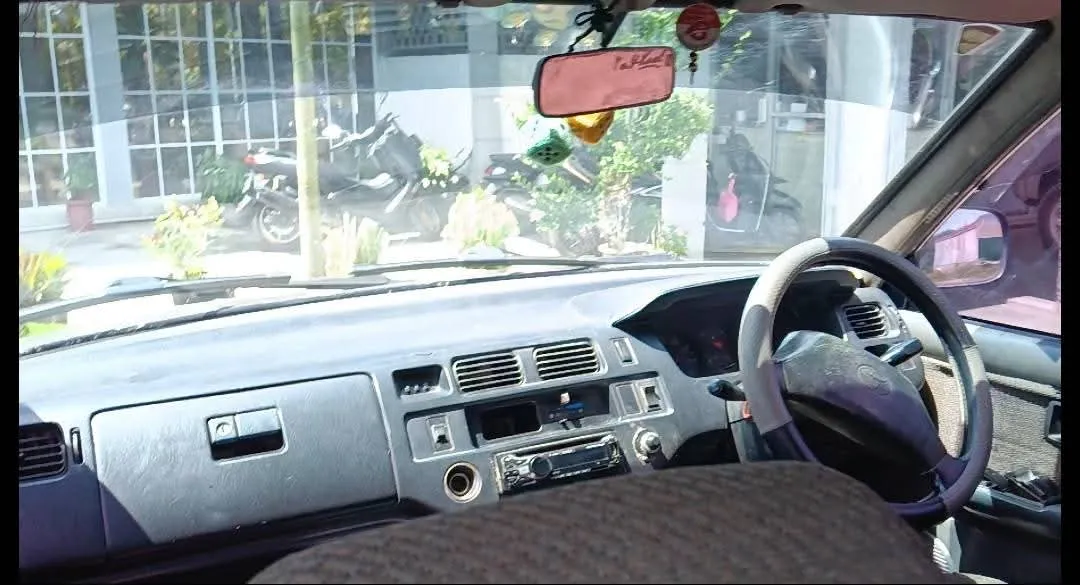 kijang lgx solar 1997